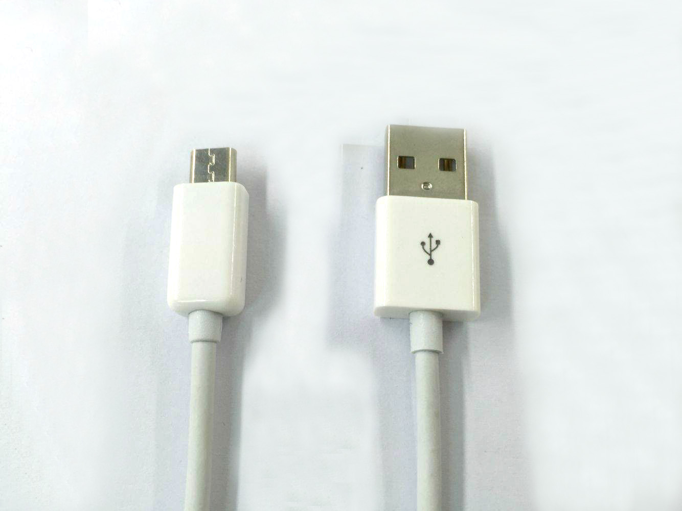 microUSB轉(zhuǎn)接普通USB數(shù)據(jù)線